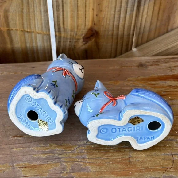 Set of 2 Vintage Otagiri Blue Floral Kitty Cat Salt & Pepper Shakers - Picture 5 of 6